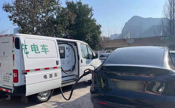 白云鄂博矿区汽车搭电