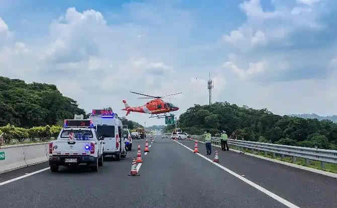 白云鄂博矿区高速公路汽车救援案例